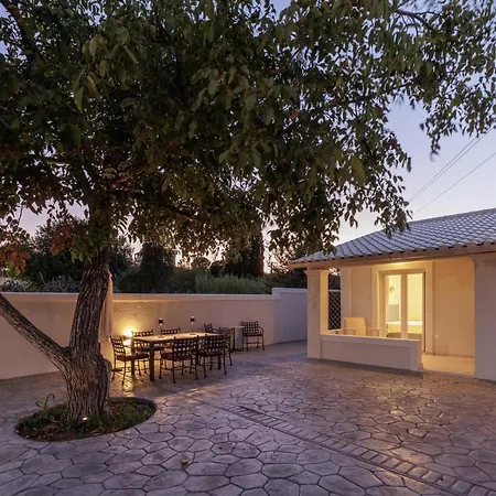 Walnut House - Peaceful Private Garden