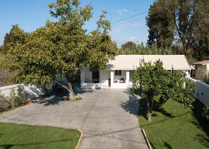 Villa Walnut House - Peaceful Private Garden Alepou