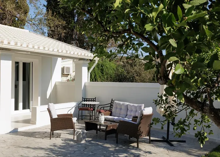 Villa Walnut House - Peaceful Private Garden Alepou