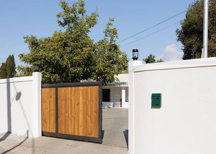 Walnut House - Peaceful Private Garden * Alepou