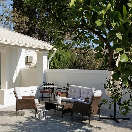 Villa Walnut House - Peaceful Private Garden Alepou