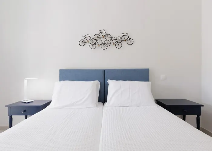 Walnut House - Peaceful Private Garden Villa *