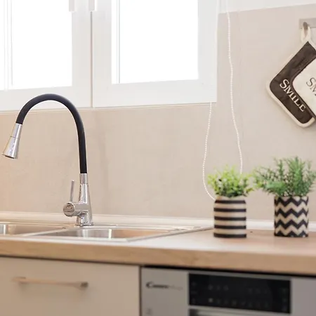 Walnut House - Peaceful Private Garden Villa Alepou